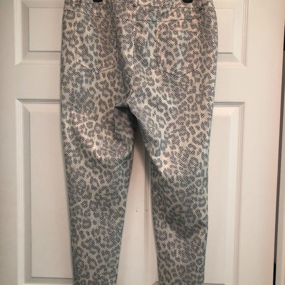 Butterfly Leggings by Maze Collection size XL - Picture 2 of 3